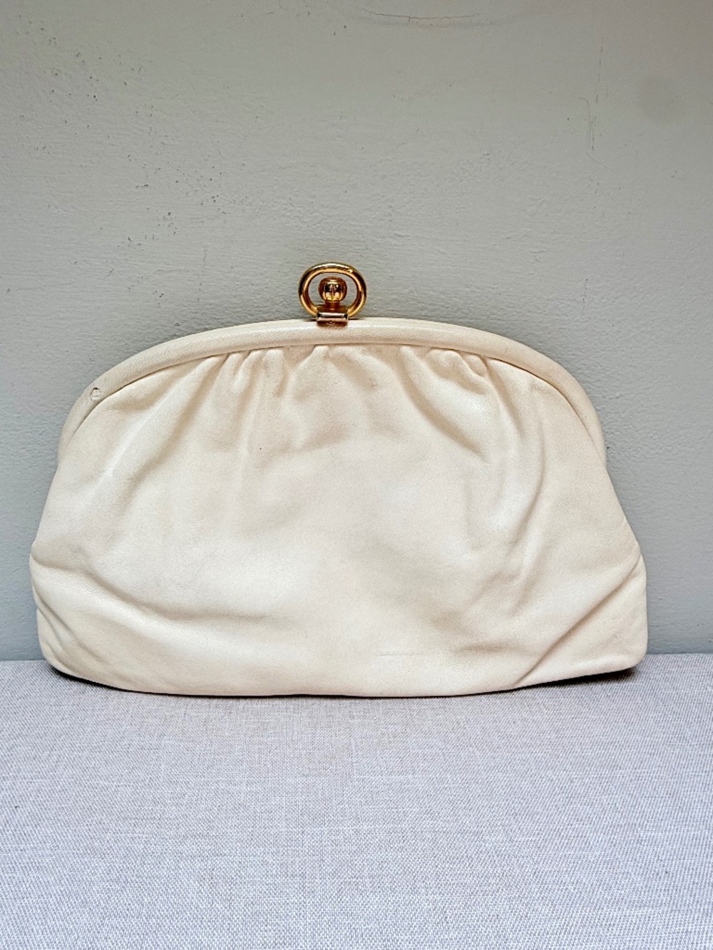 Vintage Avantique Cream Ivory Leather Clutch Made in Italy